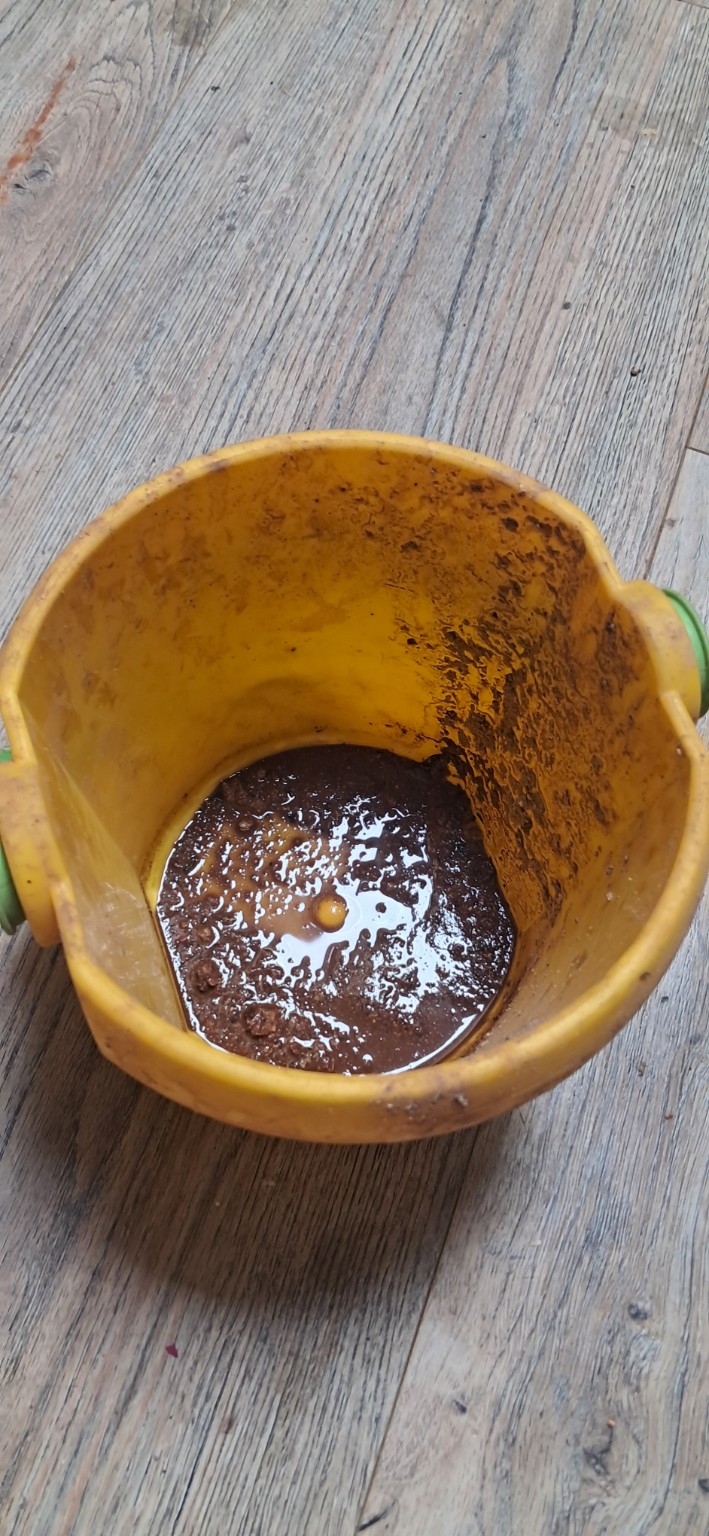 Heavy sediment removed during preventative geyser service in Cape Town